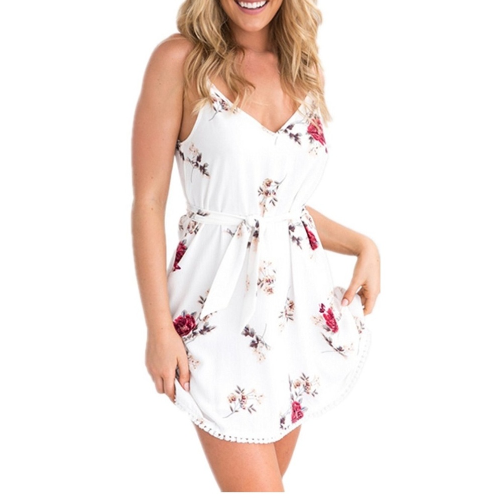 ๐ White Floral Plunge Mini Dress - Picture 3 of 6